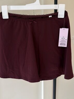 wild fable Wine Lace-Trim Skirt with built in shorts small